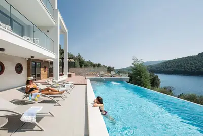 Image de Beautiful Istria Villa | 5 Bedrooms | Villa Labin Waterfront | Stunning Sea Views & Private Heated Swimming Pool | Labin
