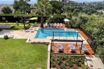Image de Villa Grimaldi avec piscine vue mer et montagne