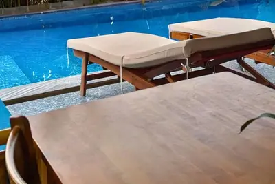 Image de Villa entière * Petit déjeuner * Piscine * 10 chambres * Plage * Netflix