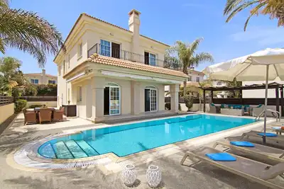 Image de Oceania Seafront Villa à Kapparis