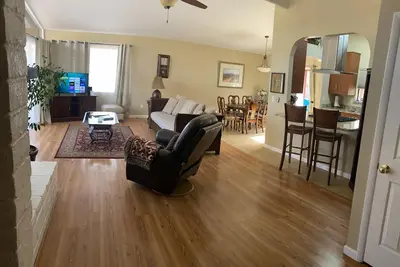 Image de Spacious centrally located peaceful house Red Rock views and a fenced dog yard!