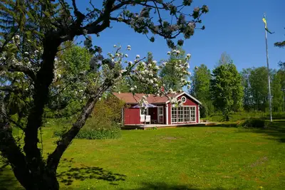 Image de Maison individuelle à côté du canal Väddö à Roslagen