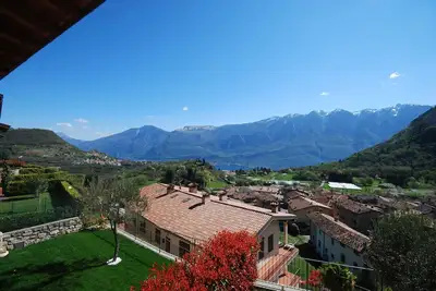 Image de Angelica 3 by Theater Home, with balcony and lake view