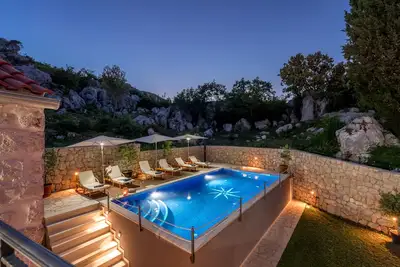 Image de Villa Ane, sauna infrarouge, piscine privée, aire de jeux pour enfants, jardin méditerranéen