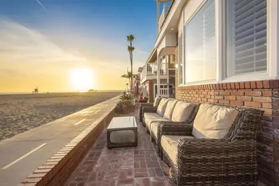 Image de Maison Oceanfront 4 chambres sur la promenade avec tout ce dont vous avez besoin.