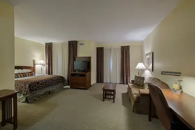 Image de Petit déjeuner gratuit. Piscine intérieure. Gym. Idéal pour les voyageurs d'affaires!