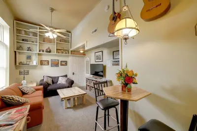 Image de Nouveau! Historique + Apt <4 Mi Ă Oval Beach!