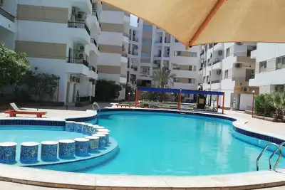 Studio dans composé sur touriste à pied, en face de l'hôtel Sindbad, près de l'aéroport
