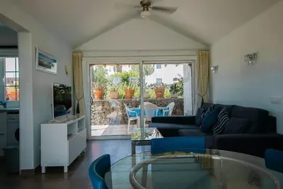 Image de Superbe villa centrale - Offre spéciale Pâques - Piscine chauffée / Wifi / Chaînes britanniques / Sky