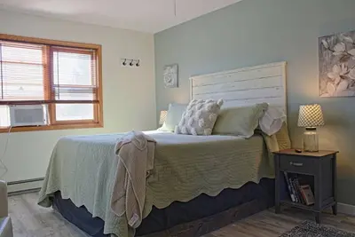 Image de Sunflower Inn - Chambre Magnolia au tout nouveau Bed & Breakfast de Charlevoix