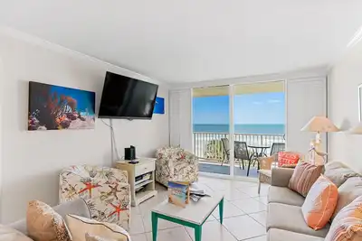 Image de Avantages gratuits inclus! ! ** Magnifique condo Gulf Front situé sur Indian Shores ** Sand Castle I # 505