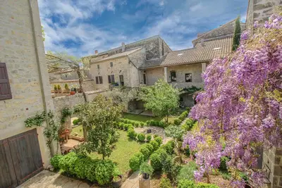 Image de L'Antre de Pierres - chambres d'hôtes et gites - Ardèche Méridionale