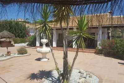 Image de Villa Gloria- Charmante villa de 3 chambres à louer près du lac Vinuela avec piscine privée