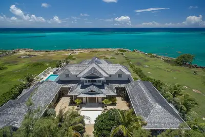Image de Larimar Luxury Ocean front 6 lits 6 salles de bain