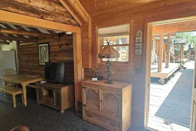 Image de Cozy mountain cabin located in the heart of Grand Lake.