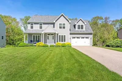 Image de New* Spacious Vacation Private Home, 5 minutes to Beaches/ Narragansett Pier