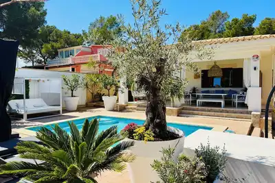 Image de Maison De Vacances Moderne DÉTACHÉE Avec Piscine À El Toro / Calvia