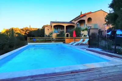 Image de Villa Fleurie avec grand jardin près d'Uzès