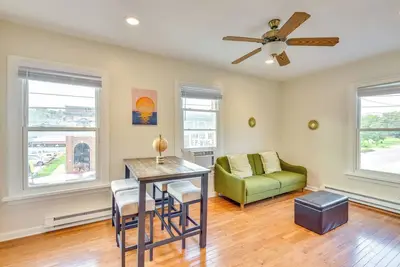 Image de Nouveau! Sweet Sawyer Apartment 2 Mi to Lake Michigan!