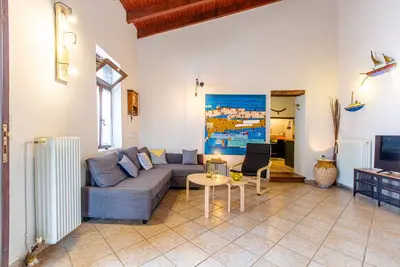 Image de ÉLÉGANTE Maison En Pierre Cosy À 6 km Du Centre-Ville