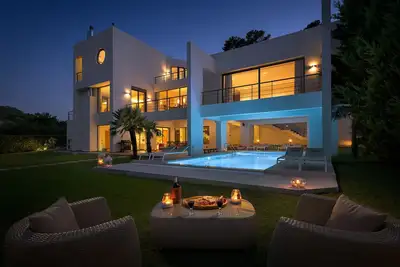 Image de Villa Ixian Hilltop avec piscine privée
