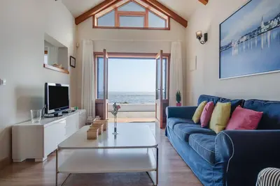 Image de Maison de vacances tranquille \"Casa Jimena\" avec une vue sur la mer et la montagne fantastique