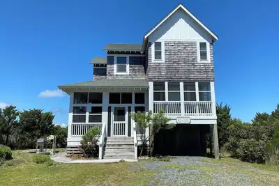 Image de D��tendez-vous dans le confort décontract���������� dans cette belle maison qui a beaucoup de ponts offrant des vues de marais.