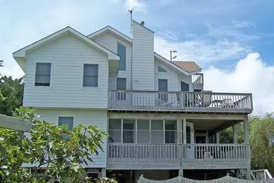 Image de Profitez ph���������nom��nales vues �� 360 degr���������������������������������s de Silver Lake Harbor, Pamlico Sound, et le phare.