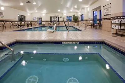 Image de Petit déjeuner gratuit. Piscine et bain à remous. Navette gratuite pour Mall of America. Vos prochaines vacances!