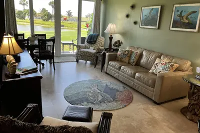 Image de Hutchinson Island Condo avec commodités et accès à la plage. Beaucoup de mises à jour