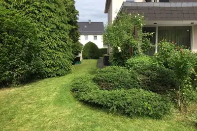 Image de Maison entière, endroit calme en ville, jardin, lit électrique, parking Gratuit, Wifi Gratuit