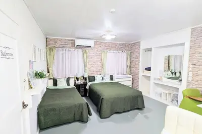 Image de Apartment along Park Avenue Westernstyle twin room Fresh American accommodates up to 3 adults / Okinawa Okinawa