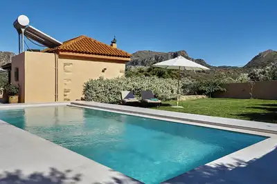 Image de Complexe de villas Mouri de quatre chambres du XVIIIe siècle