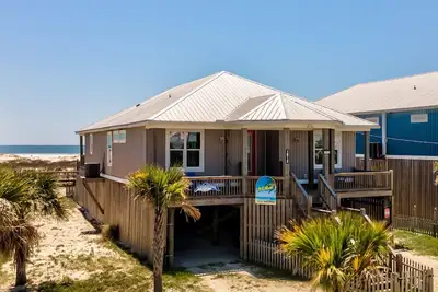 Di Nest | beachfront, pool. July 19th opening