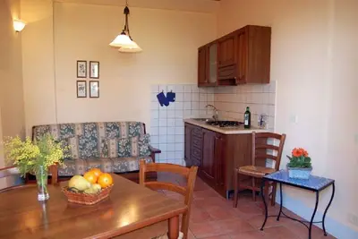 Image de Appartement \"Olivo\" dans Casanova ferme sur les collines florentines.