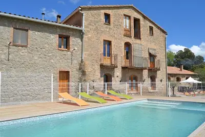 Image de Casa Fabregás - Grande maison catalane en pierre calcaire avec une vue splendide sur la vallée