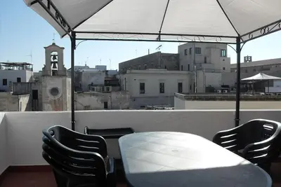 Image de Maison historique à quelques pas de la mer avec terrasse donnant sur le château
