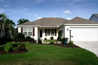 Image de Belle 3 Bdrm 2 Ba Pet Friendly Home w \/ Gas Bbq près de Lake Sumter Square