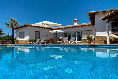 Image de Grande piscine et vue sur la mer- Casa Estrella de Mar