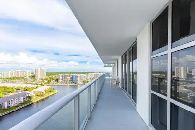 Image de Family 3 bedroom Hyde Beach House Miami 22th floor