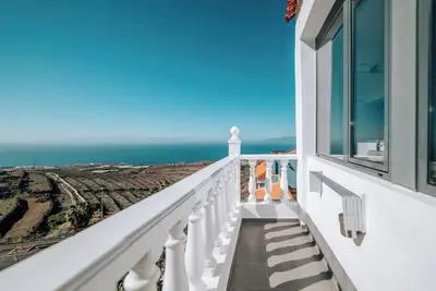 Image de Appartement de vacances San Juan avec vue sur la mer, vue sur les montagnes