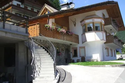 Image de Appartement de vacances \"Villa Mazzel - Cima 12\" avec Wi-Fi et vue sur les montagnes