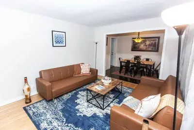 Image de Trendy Home w\/ Private Backyard - Bham Brickstone