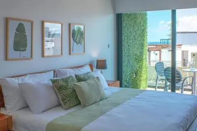 Image de Shore Ocean view by Blueplaya, 1 block 5th. ave.