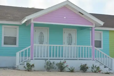 Image de Exuma Point - Swimming Pigs Resort Bougainvillea (Pink) Sunset Villa 1