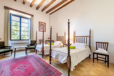 Chambre élégante dans la maison d'hôtes \"Son Vivot\" avec piscine, terrasses et Wi-Fi