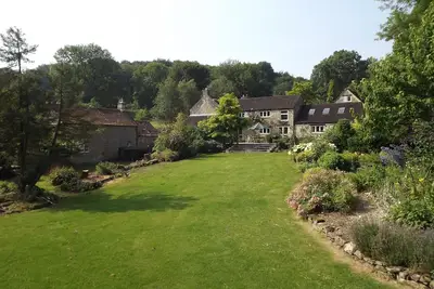 Image de Riverside House + Coach House, près de Bath: classé Aa 5 étoiles (pour 8 à 18 personnes)