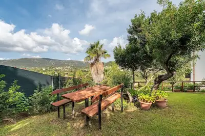 Image de Maison de vacances \"Chia A\" proche de la plage avec vue sur mer et jardin