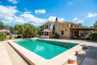 Image de Villa \"Can Rosillo\" avec Wi-Fi, jardin, cabane dans les arbres, terrasses et piscine