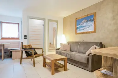 Image de Charmant appartement \"Il Mondo di Patty 3\" avec vue sur les montagnes, Wi-Fi et jardin